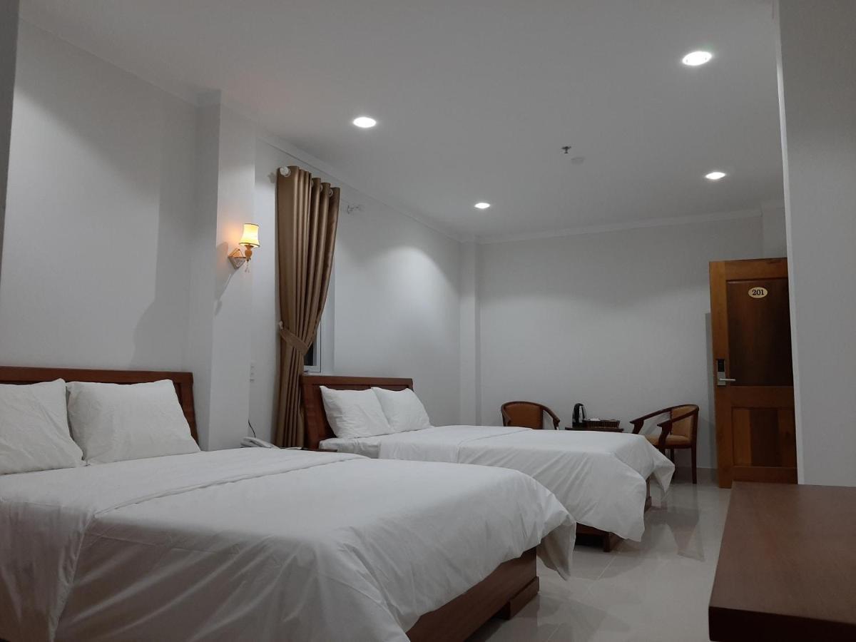 Minh Manh Hotel 2 Pleiku Exterior foto